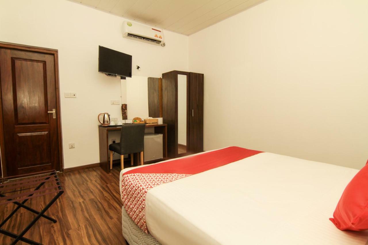 Clove Transit Hotel Kotugoda Ngoại thất bức ảnh