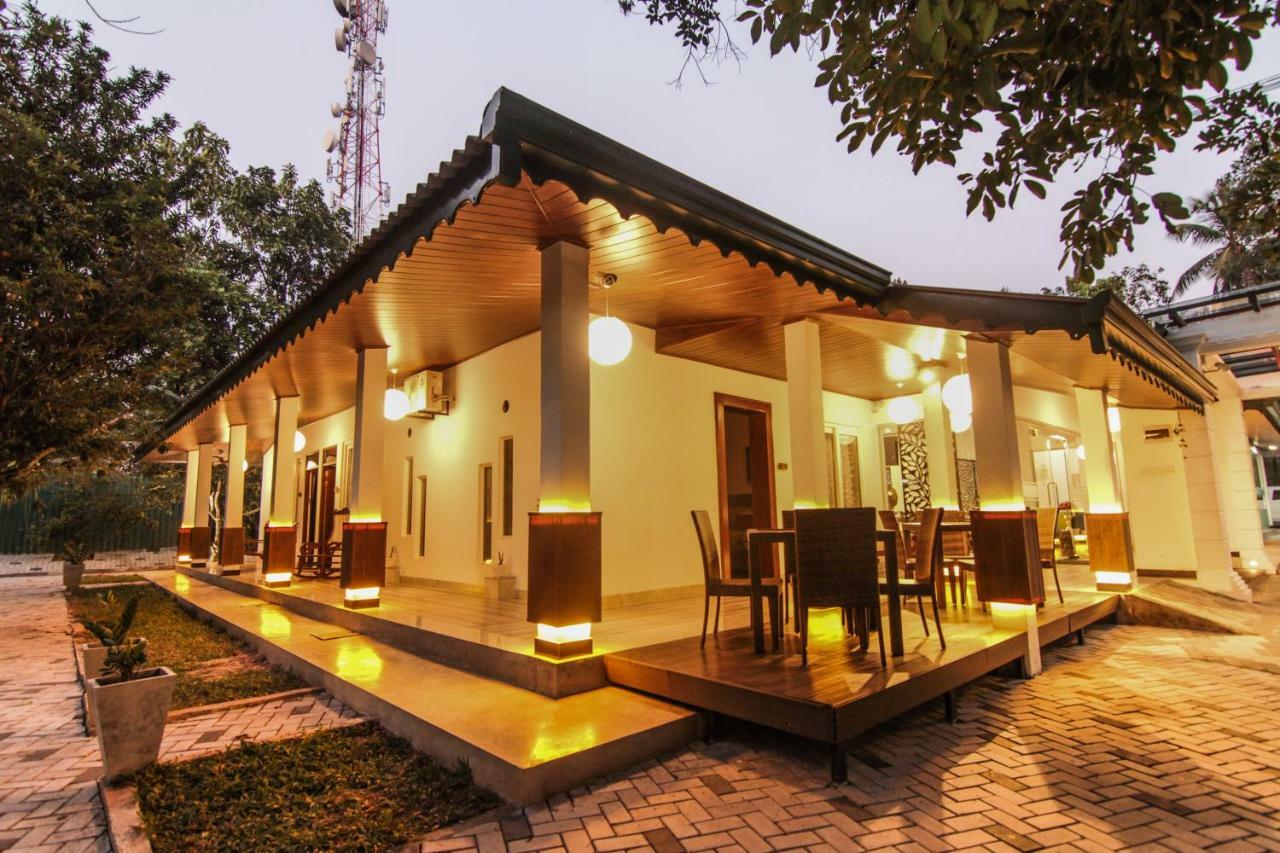 Clove Transit Hotel Kotugoda Ngoại thất bức ảnh