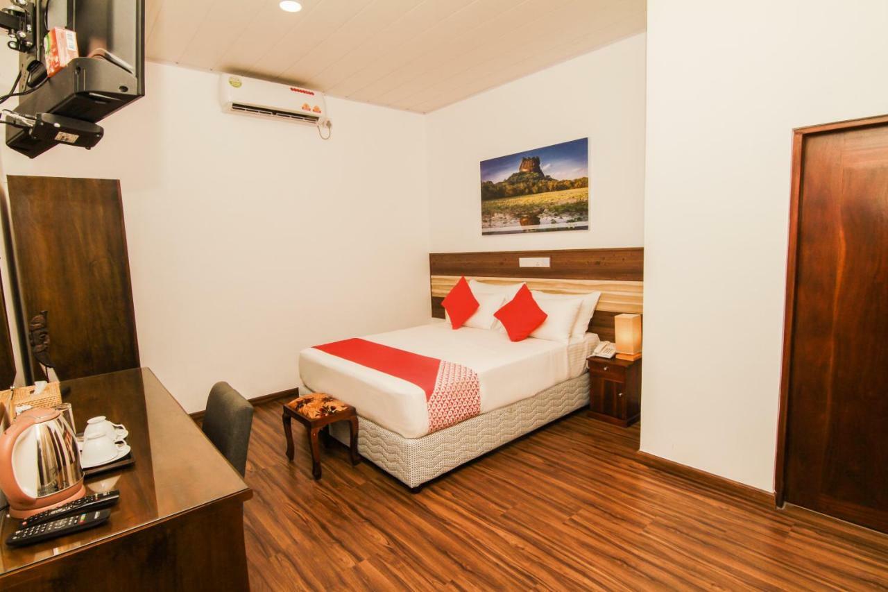 Clove Transit Hotel Kotugoda Ngoại thất bức ảnh