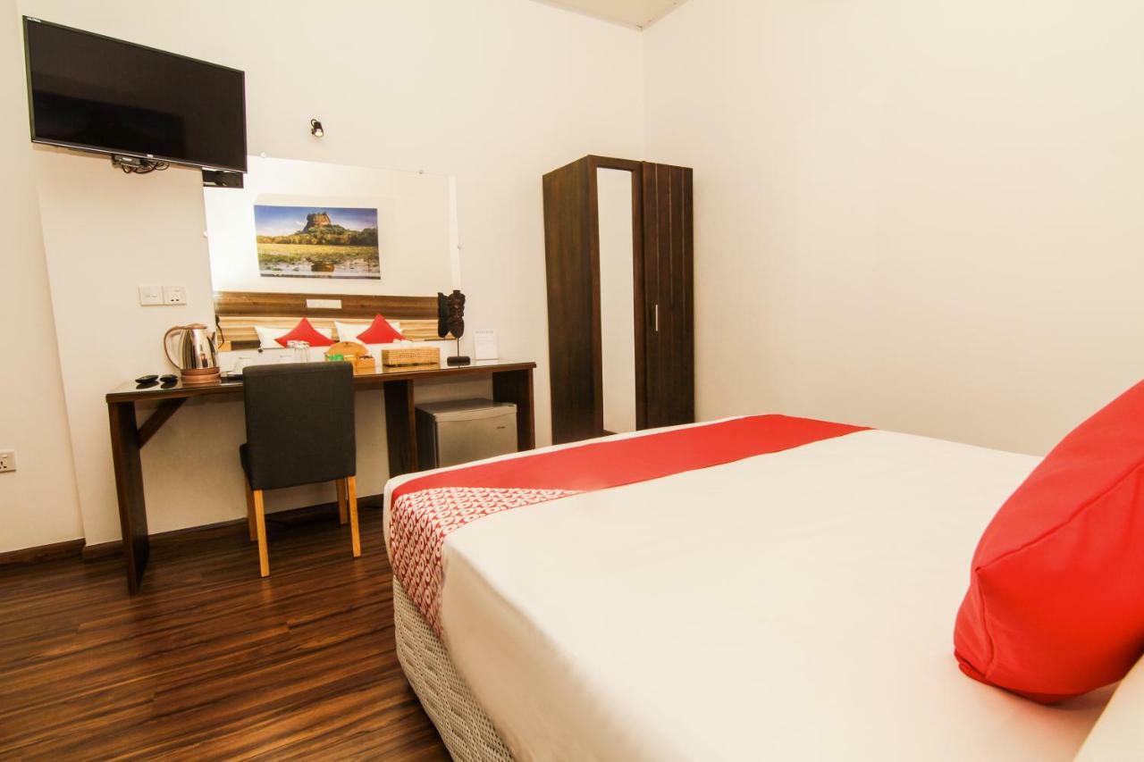Clove Transit Hotel Kotugoda Ngoại thất bức ảnh