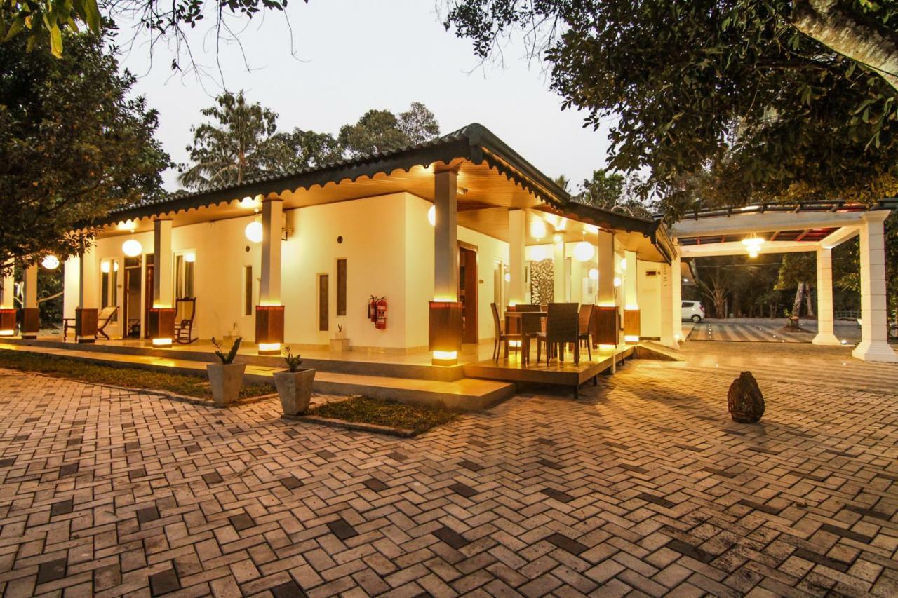 Clove Transit Hotel Kotugoda Ngoại thất bức ảnh