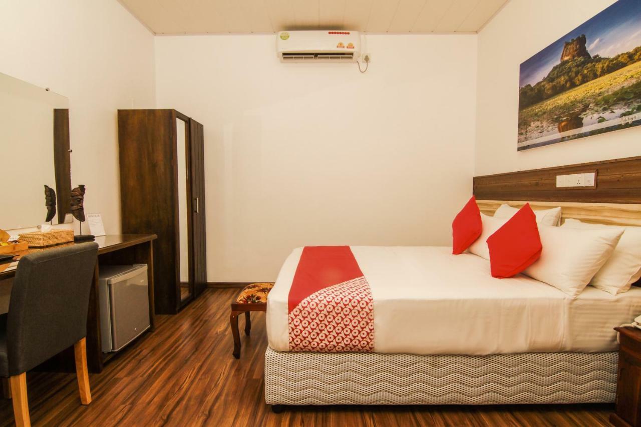 Clove Transit Hotel Kotugoda Ngoại thất bức ảnh