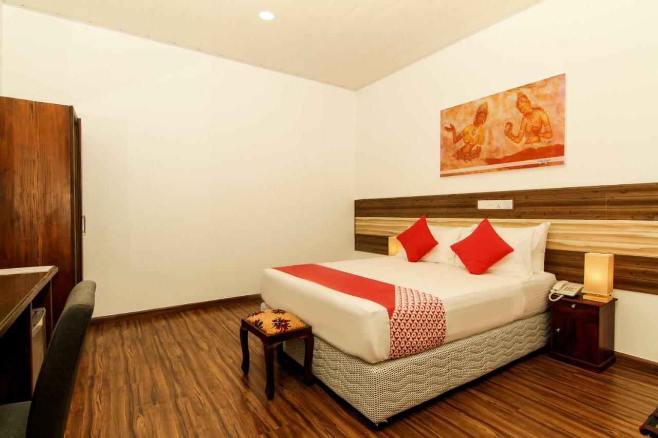 Clove Transit Hotel Kotugoda Ngoại thất bức ảnh