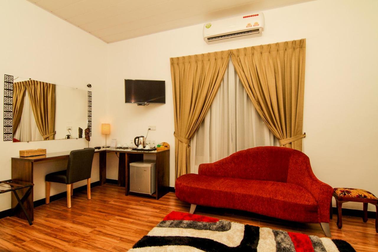 Clove Transit Hotel Kotugoda Ngoại thất bức ảnh