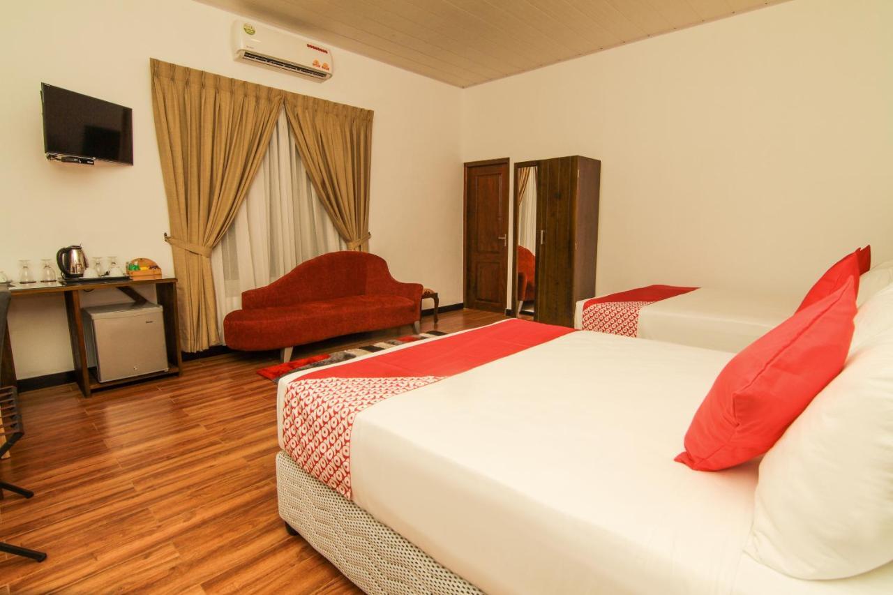 Clove Transit Hotel Kotugoda Ngoại thất bức ảnh