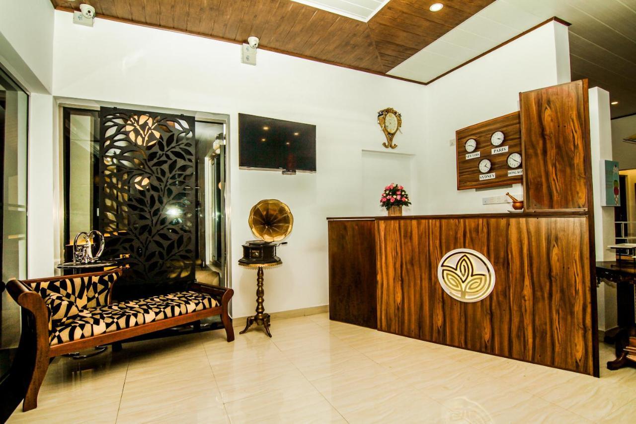 Clove Transit Hotel Kotugoda Ngoại thất bức ảnh