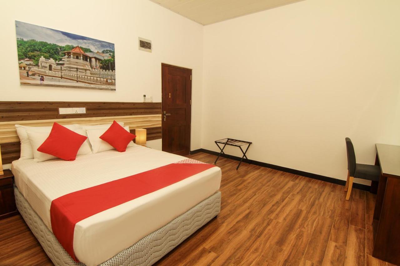 Clove Transit Hotel Kotugoda Ngoại thất bức ảnh